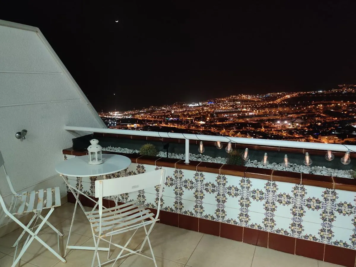 Fantastic Seaview Apartment 아데제
