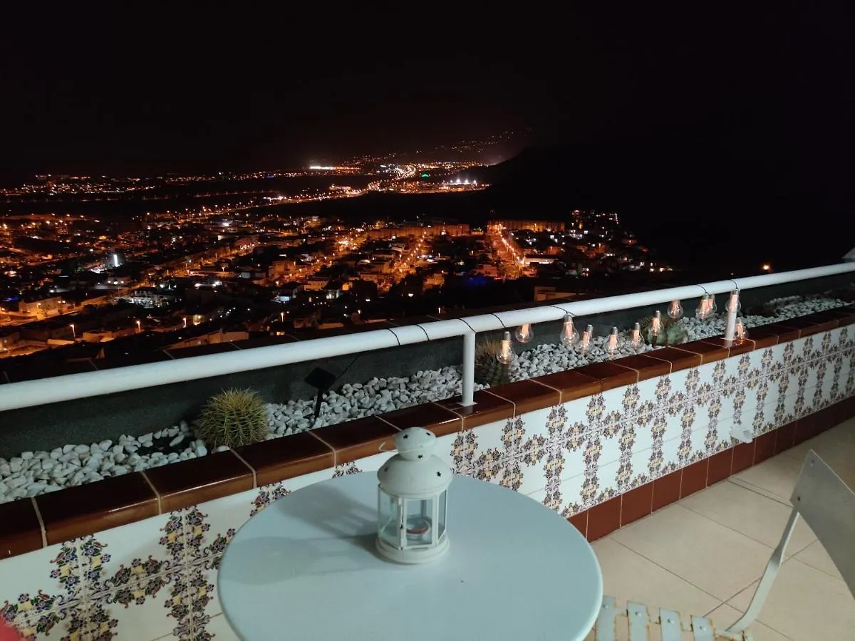 Fantastic Seaview Apartment 아데제
